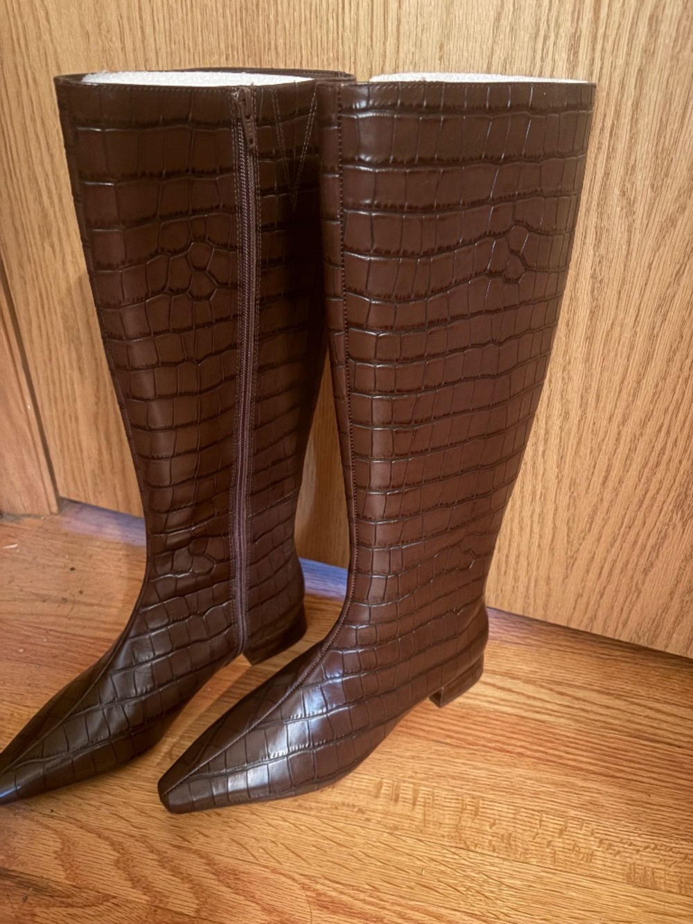 NIB Gianni Bini "Sharri" Dark Sepia Croc Leather Boots - Size 8